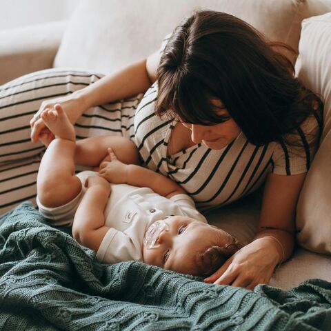 Illustratie bij: Een zorgverzekering regelen voor je kleintje: hoe werkt dit eigenlijk?