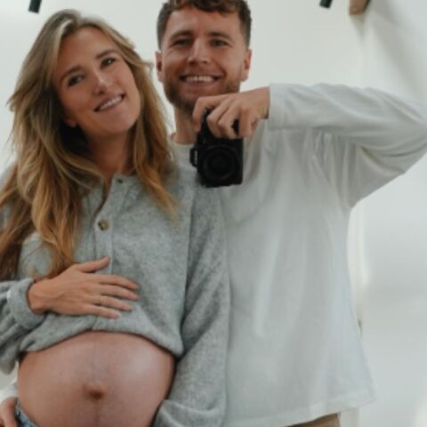 Illustratie bij: Veel beschuiten met roze en blauwe muisjes: deze BN’ers kregen een baby in 2025