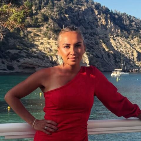 Illustratie bij: Zien: Urk!-Jacomien showt prachtige babybuik