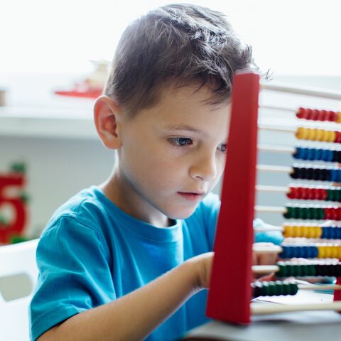 Illustratie bij: 10 signalen die kunnen wijzen op dyscalculie bij kinderen