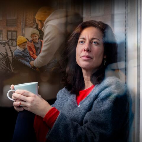 Illustratie bij: Sabine (41) leeft nog altijd in lockdown: ‘Mama, ik weet niet meer hoe jij vroeger was’, zei mijn dochter