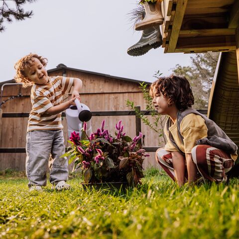 Illustratie bij: Kinderen spelen te weinig buiten: deze gouden tip laat je kind iedere dag genoeg én veilig spelen