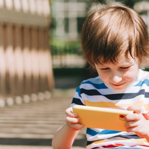 Illustratie bij: Déze nieuwe WhatsApp-functie geeft inzicht met wie je kind communiceert