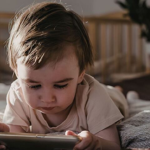 Illustratie bij: Schokkend: zoveel digitale apparaten gebruiken jonge kinderen dagelijks
