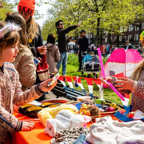 Illustratie bij: Lis moest ingrijpen op de vrijmarkt: ‘Ik kon niet geloven dat mijn dochter (7) dít wilde verkopen’