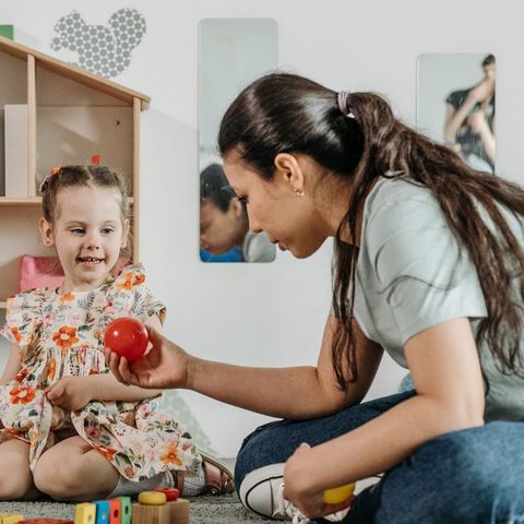 Illustratie bij: NVWA waarschuwt voor nieuwe TikTok-trend met stressballen onder kinderen