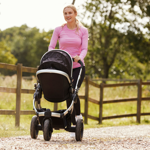 Illustratie bij: Hardlopen met je baby in de kinderwagen? Onderzoek laat zien waarom dat geen gek idee is