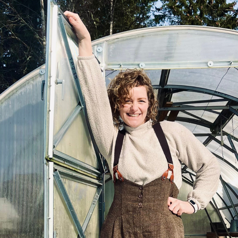 Illustratie bij: Anne woont met haar gezin in de Zweedse bossen: ‘De was doe ik als de zon schijnt, anders is de stroom op’