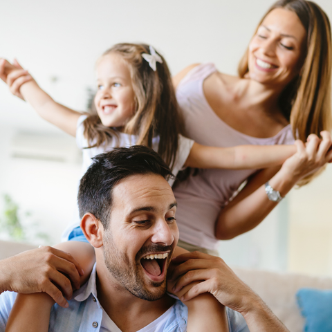 Illustratie bij: Blijven jij en je kind later ook zo close? Dít doen ouders met een hechte band met hun kind anders