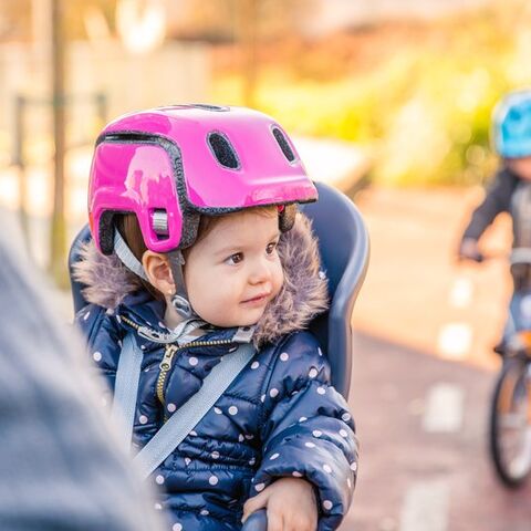 Illustratie bij: Achterzitje op de fiets: vanaf wanneer begin je hiermee?