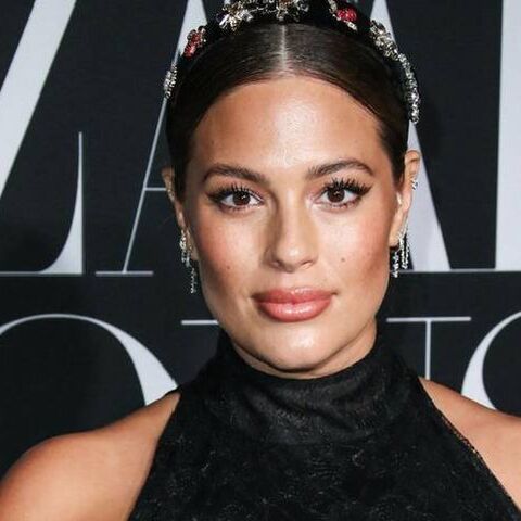 Illustratie bij: Model Ashley Graham showt trots haar babybuik