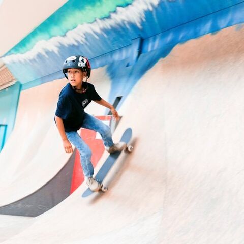 Illustratie bij: 5x leuke indoor skateparken