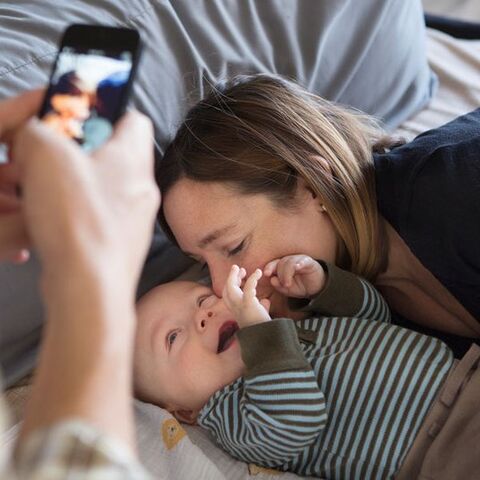 Illustratie bij: Column Lieve: ‘In een paar uur tijd verwerkte ik, met wat foto’s, de afgelopen tien maanden’