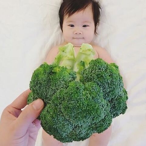 Illustratie bij: Fotoserie: deze baby in ‘food outfits’ maakt je ongetwijfeld aan het lachen