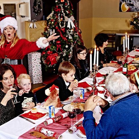 Illustratie bij: Het kerstdiner: zo ga je om met je überorganisatorische tante