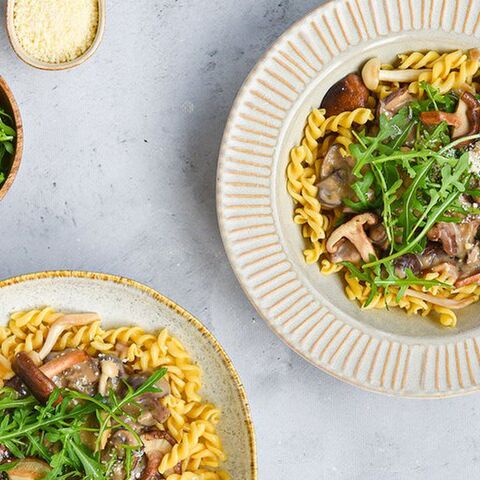 Illustratie bij: Het water loopt je in de mond: héérlijke fusilli met champignonsaus en rucola