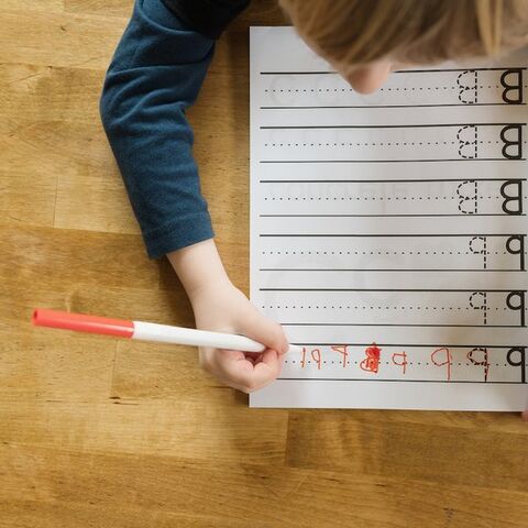 Illustratie bij: Op zoek naar een mooi kinderbureau? Aan déze tafels wordt huiswerk maken een feest