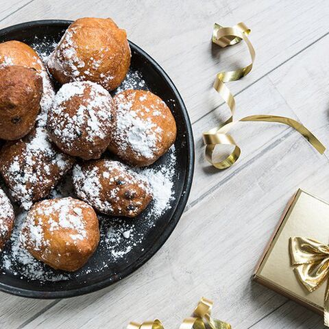 Illustratie bij: Zó bak je de lekkerste oliebollen