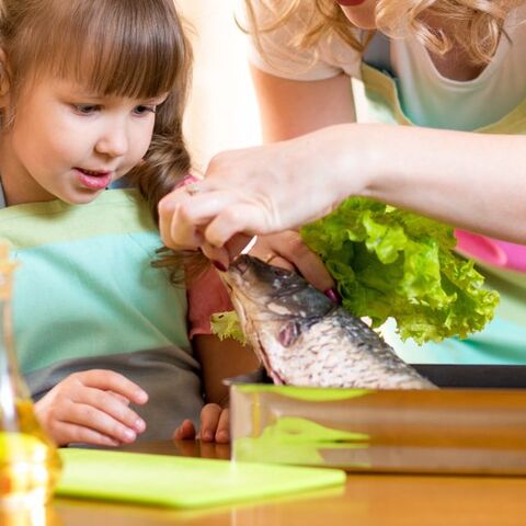 Illustratie bij: Waarom je je kind volgens onderzoekers vaker vis moet geven