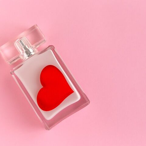 Illustratie bij: Haal snel nog in huis voor je lover: deze verrukkelijke parfums met vette korting