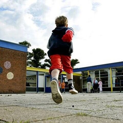 Illustratie bij: In je pyjama op het schoolplein