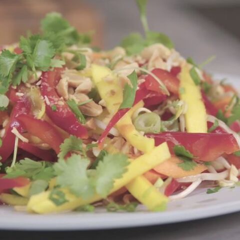 Illustratie bij: Video: deze Thaise salade geeft je een instant vakantiegevoel en smaakt nog verrukkelijk ook