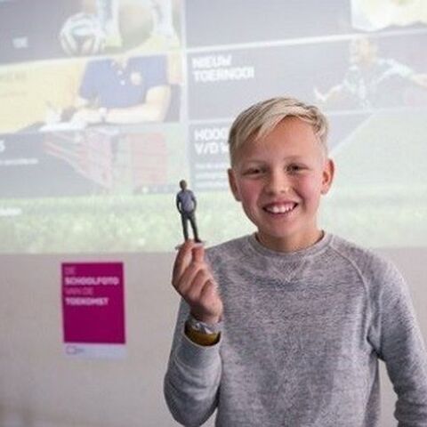 Illustratie bij: Een 3D-poppetje als vervanging voor de schoolfoto