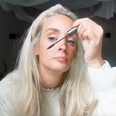 Illustratie bij: Veel volume, geen klontjes: Eline test déze mascara en is fan