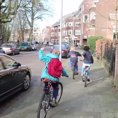 Illustratie bij: VIDEO: vanaf welke leeftijd fietst je kind alleen naar school?