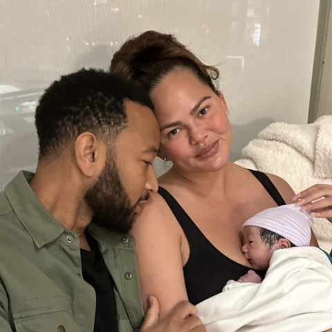 Illustratie bij: John Legend en Chrissy Teigen krijgen kindje via draagmoeder: ‘Dankjewel voor dit geweldige cadeau’