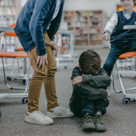 Illustratie bij: Gepeste jongen belt aan bij buren: ‘Ik wil zo graag vrienden hebben’