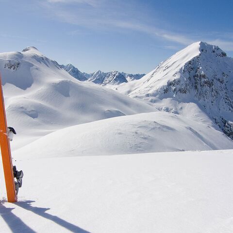 Illustratie bij: Niet volgens het boekje: ‘Zeven weken na de bevalling stond ik alweer op de skipiste’