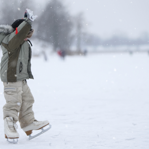 Illustratie bij: Schaatsen op natuurijs? Zo gaan je kids veilig het ijs op