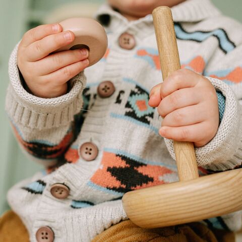 Illustratie bij: Dilemma: ‘Ze willen mijn zoontje niet troosten op de kinderopvang’