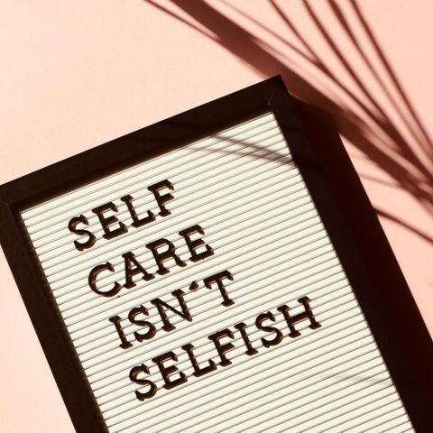 Illustratie bij: 5x self care tips voor alle moeders