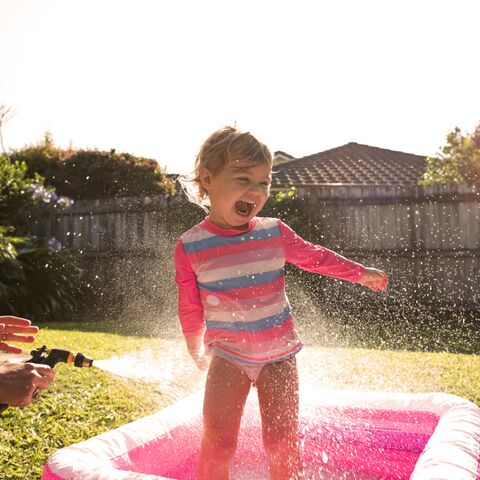 Illustratie bij: Zwembadje vullen straks te duur? Mogelijk extra betalen voor waterverbruik