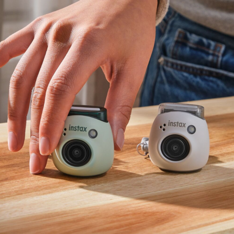 Illustratie bij: Winnen: 10x INSTAX Pal camera (t.w.v. €99,99)