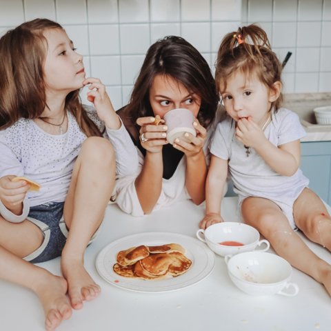 Illustratie bij: Zoveel koffie is teveel koffie, onthult een dokter