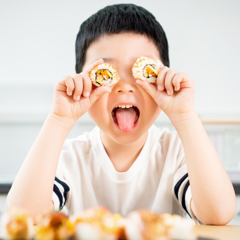 Illustratie bij: Onderzoek: kinderen die vis eten kunnen beter delen en samenspelen