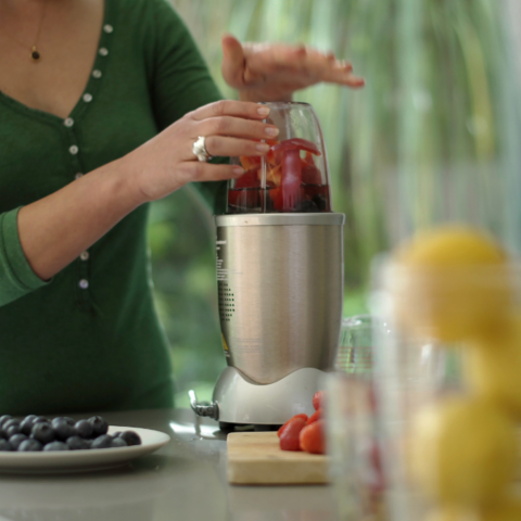 Illustratie bij: Babyhapjes maken? Opgelet: Kimberly liep brandwonden op door exploderende blender