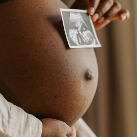 Illustratie bij: Embryo-wissel: moeder bevalt per ongeluk van baby van een andere vrouw