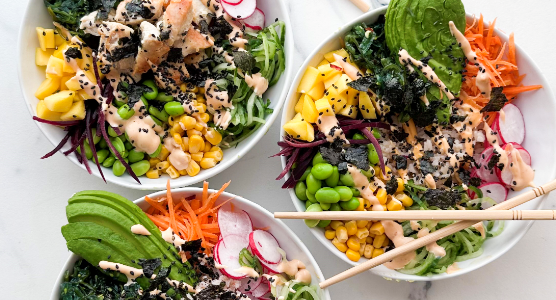 Illustratie bij: Zelf poké bowls maken: eenvoudig, gezond en creatief