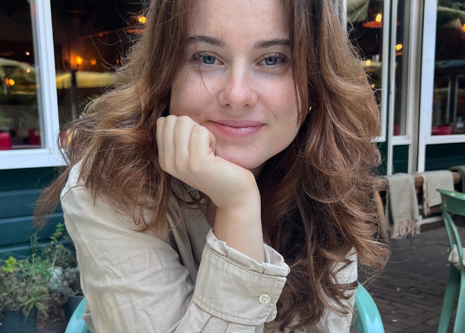 Illustratie bij: Chiara over post partum lijf: ‘Je kan tegenwoordig poffertjes bakken in die putten’