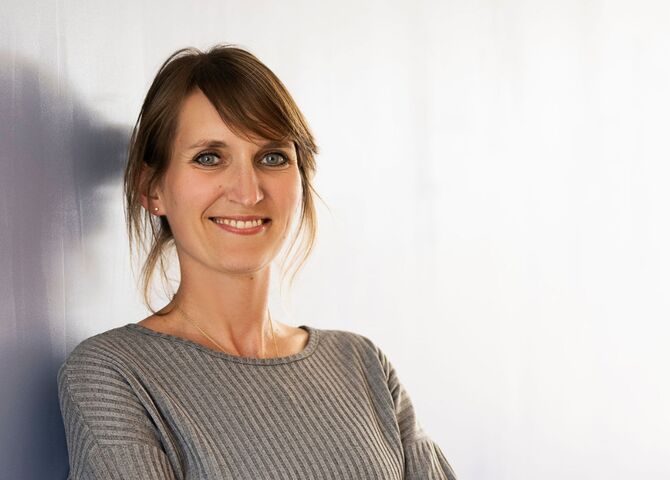 columnist Simone de Bruijn