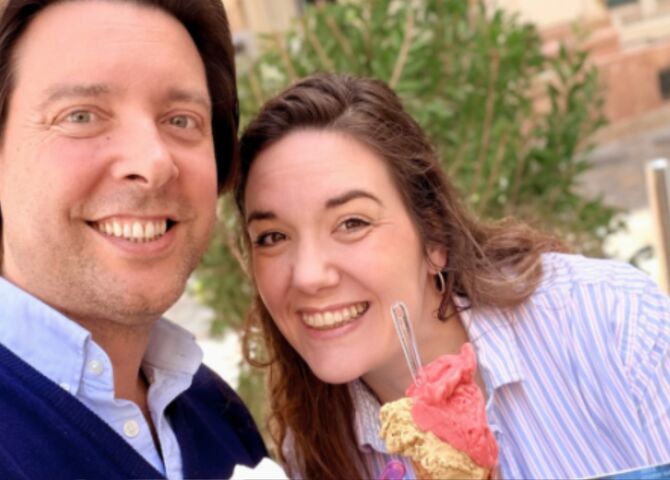 Illustratie bij: Babynieuws! Oscar Kazàn en partner Bregje verwachten hun zesde kindje