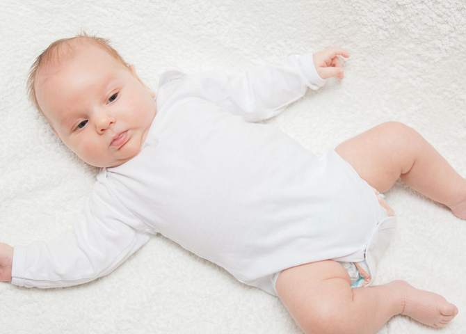 Zeeman roept babyrompertjes terug vanwege verstikkingsgevaar