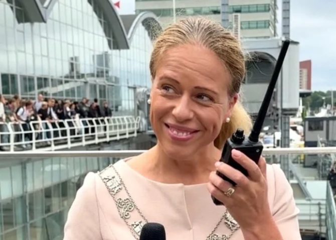 carola schouten