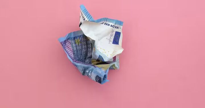 Illustratie bij: Elise’s date stuurde een Tikkie als wraak: ‘Hij werd dominanter, maar ik weigerde dit met hem te doen’