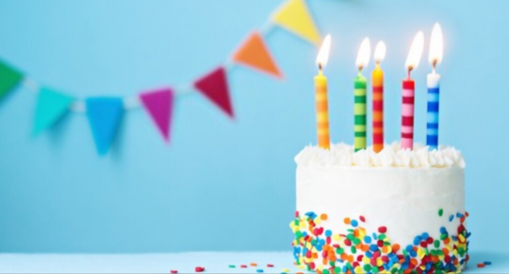 Illustratie bij: Minou ging naar een kinderfeest zonder cadeaus: ‘Het was pijnlijk om te zien’