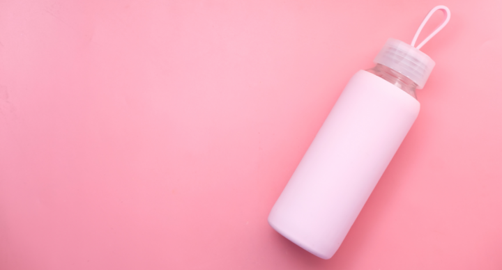 Illustratie bij: Pas op: plastic flessen zijn gevaarlijk voor kinderen, blijkt uit onderzoek